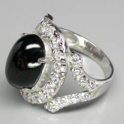 anel com pedra preta