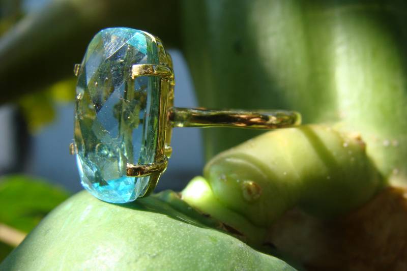 Anel de Ouro 18 k com Obsidiana Azul Oval Imagem 6
